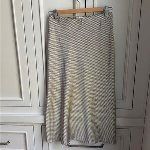 Fun2fun skirt size small